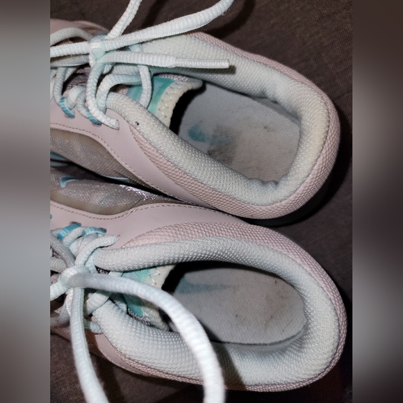 NIKE Womens Tennis Shoes Size 8 Teal Gray - Picture 8 of 9